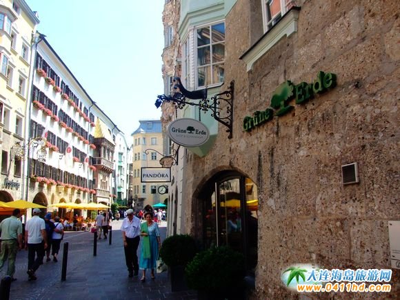 �W������