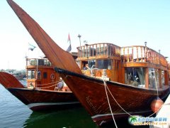  �ϰ��δ�,�����ɫ�ĺ����^�⴬ 