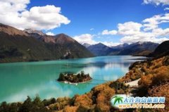 ���صİ��ɴ� �Gɫ�ĺ�ˮ �������� ��ɫ��������