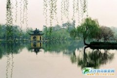 ���������������K����С����ˮ�˼ҵĽ�(j��ng)�亼��֮��