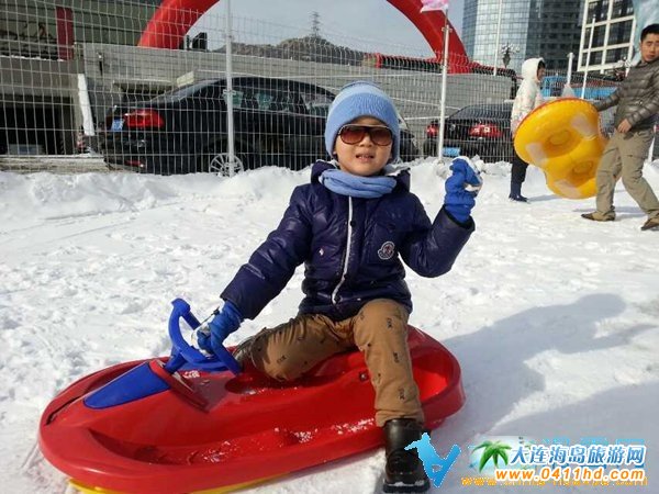 ���B�Ǻ���չ����ѩħ����ͯ��ѩ��