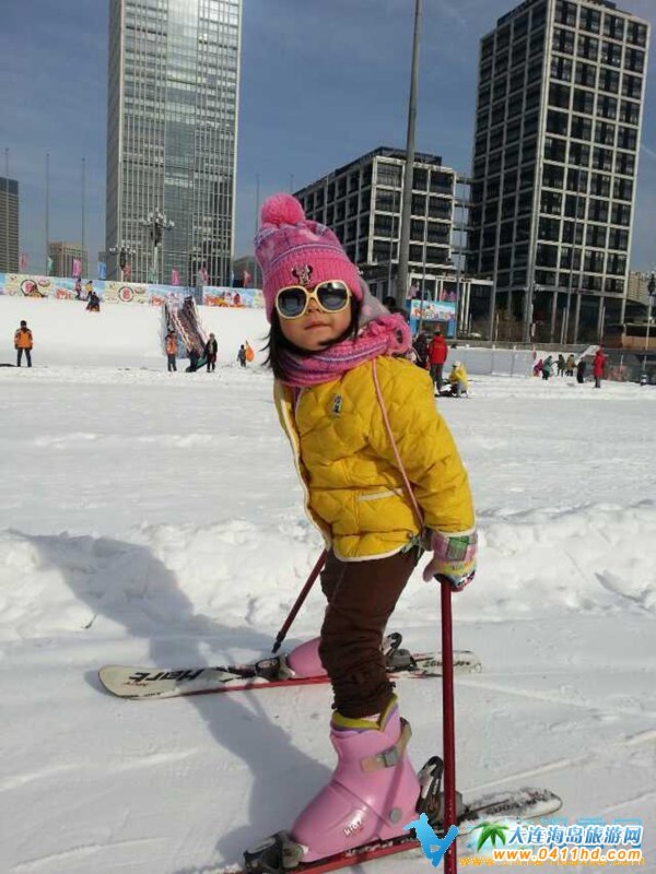 ���B�Ǻ���չ����ѩħ����ͯ��ѩ��