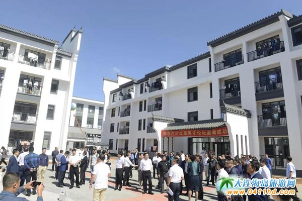 �f������