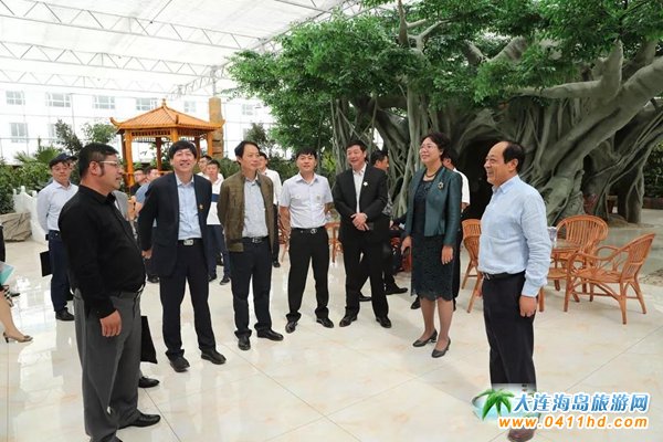 �f������