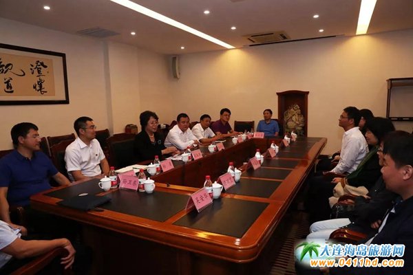 �f������