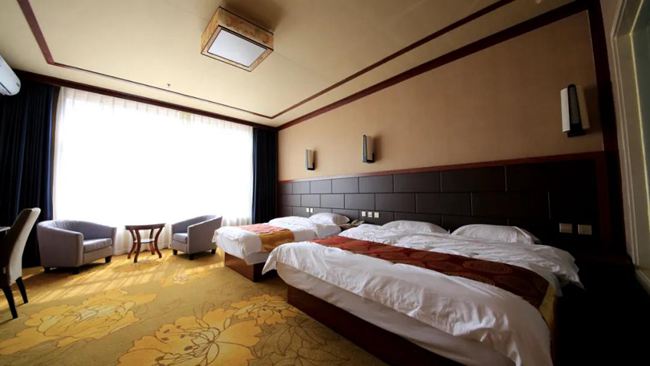 ���B����