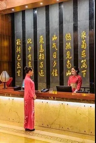 ���B����