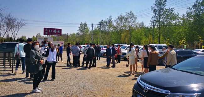 ���B����