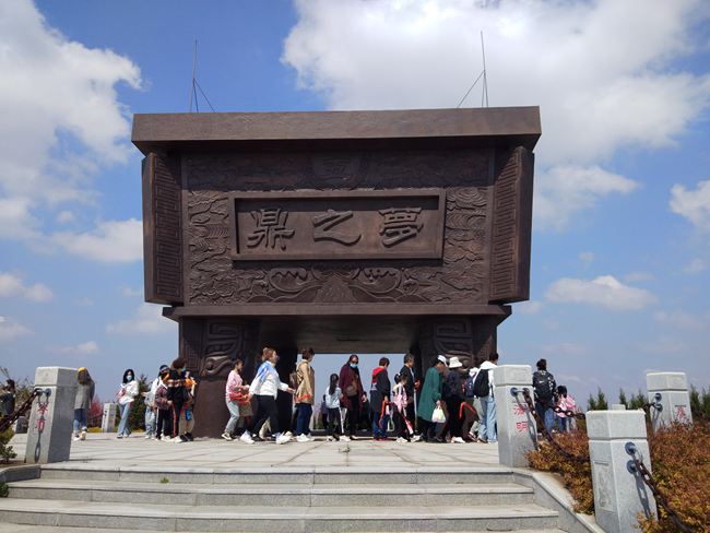 ���B����