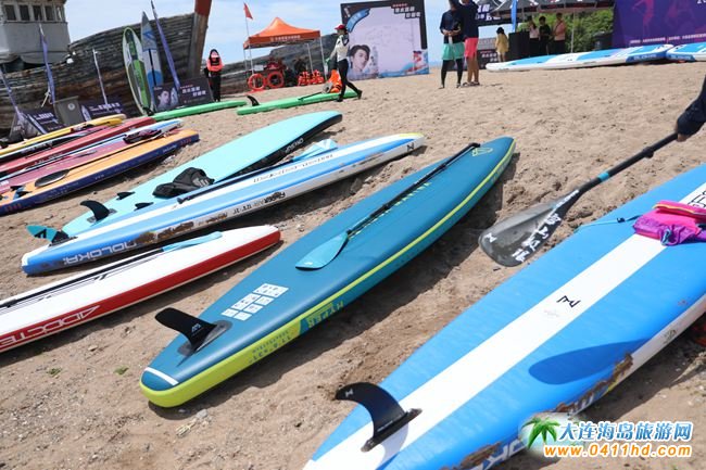 ���B����